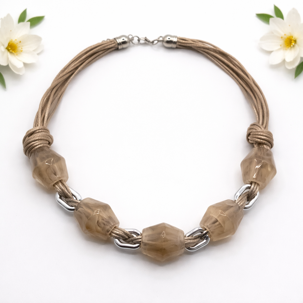 Collar Acrílico Beis